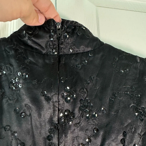 Zum Zum by Niki Livas Asian Inspired Mock neck Sequin Satin Black Dress Size 5-6 - Picture 8 of 13